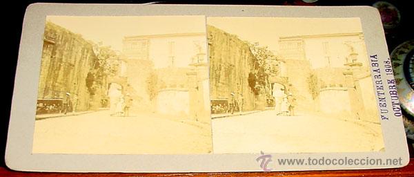 Fotografia antiga: ANTIGUA FOTO ESTEREOSCOPICA DE FUENTERRABIA -OCTUBRE 1908 - PLAZA MAYOR -  18 X 8,5 CMS.