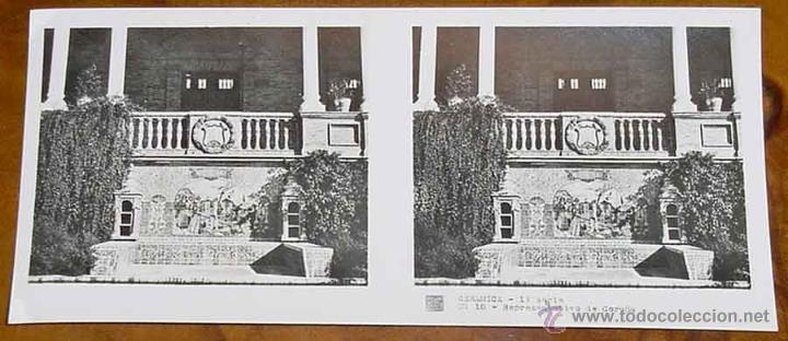 Fotografia antiga: ANTIGUA FOTO ESTEREOSCOPICA CERAMICA - 1&ordm; SERIE - COLECCION NUM. 1010 - BANCOS DE LA PLAZA DE ESPA&Ntilde;A