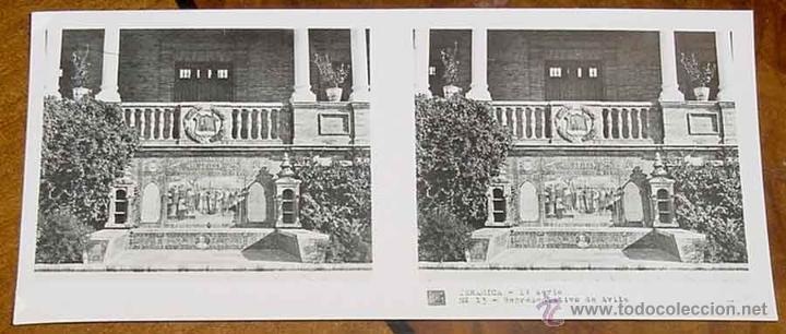 Fotografia antiga: ANTIGUA FOTO ESTEREOSCOPICA CERAMICA - 1&ordm; SERIE - COLECCION NUM. 1010 - BANCOS DE LA PLAZA DE ESPA&Ntilde;A