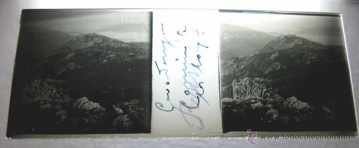 Fotografia antica: ANTIGUA FOTOGRAFIA DE COVADONGA - ASTURIAS - EN CRISTAL - MIDE 10,7 X 4,4 CMS