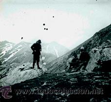 Fotografia antica: Catalu&ntilde;a. Puigmal. Excursionistas admirando las vistas desde el Puigmal. c. 1925