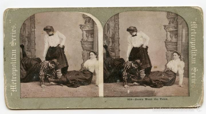 Fotografia antica: Estereosc&oacute;pica. Mujer tropezando.   Metropolitan Series.