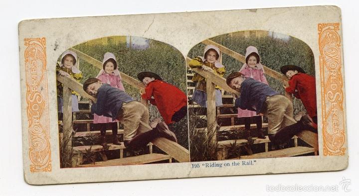 Antique Photography: Esterosc&oacute;pica fotomec&aacute;nica coloreada. Ni&ntilde;os jugando en la barandilla de unas escaleras.   World Seri