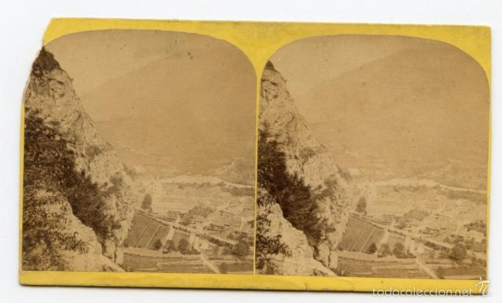 Fotografia antiga: Vista de una ciudad al pie de una monta&ntilde;a
