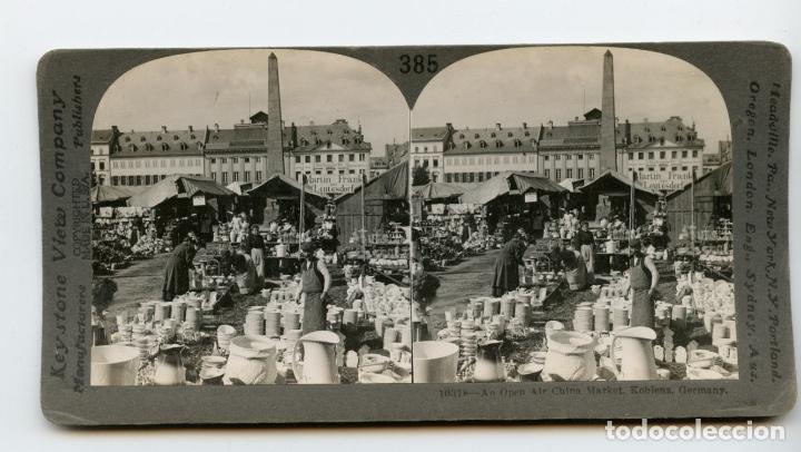 Photographie ancienne: Mercado de porcelana al aire libre en Koblentz, Alemania.  Keystone View Company.  Copyrighted Made