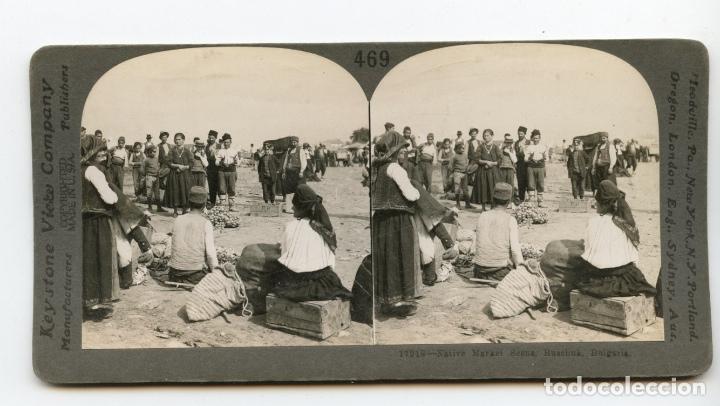 Photographie ancienne: Mercado en al aire libre, Rustchuck, Bulgaria.  Keystone View Company.  Copyrighted Made in U.S.A.