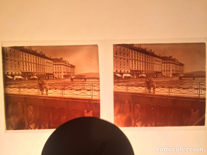 Photographie ancienne: Fotograf&iacute;a estereoscopica de cristal ni&ntilde;os en puente Del R&iacute;o en ginebra