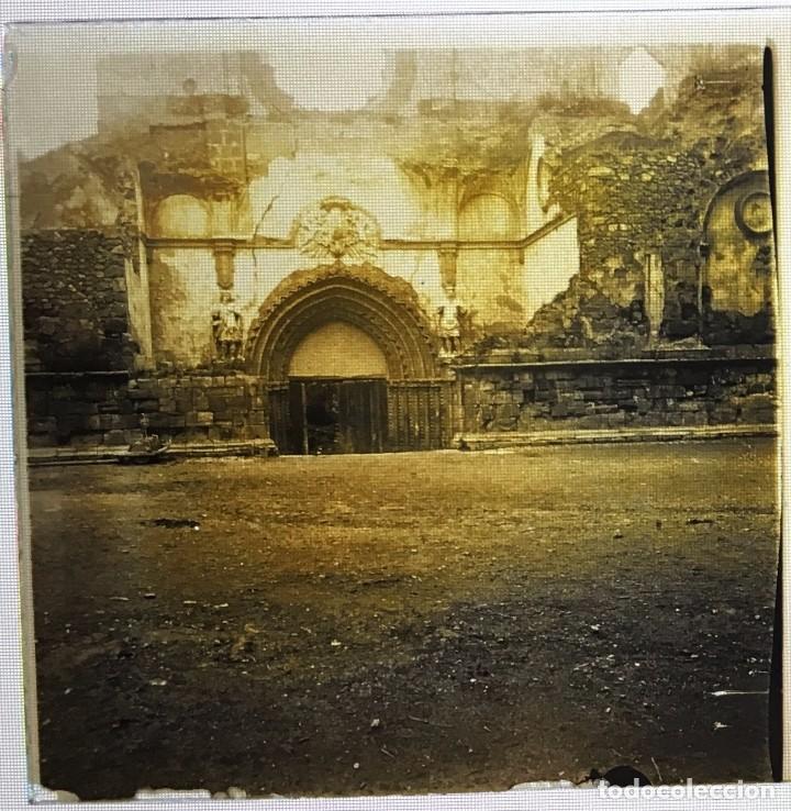 Fotografia antica: FOTOGRAF&Iacute;A CRISTAL ESTEREOSC&Oacute;PICA - MONASTERIO DE PIEDRA - ANTIGUA PUERTA DE LA IGLESIA - A&Ntilde;O 1917
