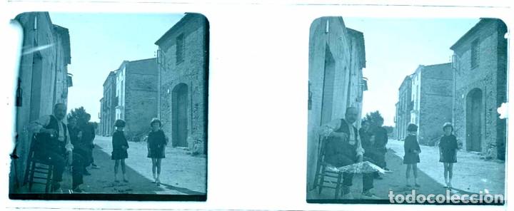 Fotografia antiga: FOTOGRAFIA ESTEREOSCOPICA DE FAMILIA POSIBLEMENTE DE MASOTERAS, LERIDA, A&Ntilde;O 1915 APROX, MIDE 10,5 X