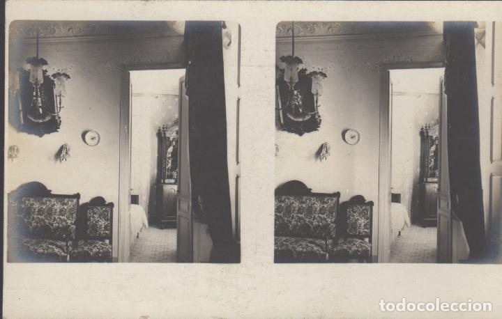 Fotografia antica: antigua carta postal fotografia estereoscopica de salon comedor modernista