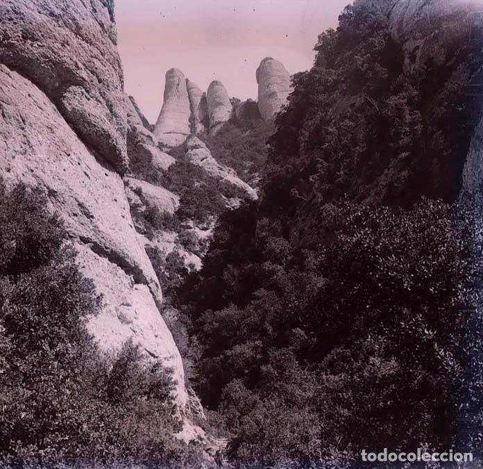 Fotograf&iacute;a antigua: Montserrat.Grandes rocas. Paisaje. Preciosa imagen-2. c. 1935.