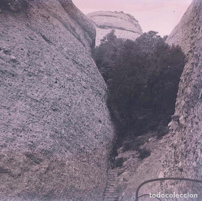 Antique Photography: Montserrat. Grandes rocas. Paisaje. Escalinata. Preciosa imagen. c. 1935