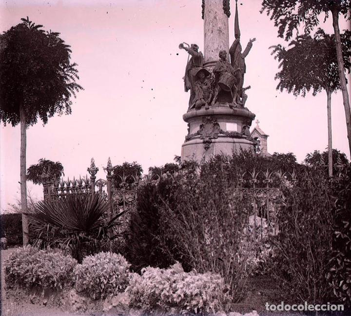 Fotografia antica: MONTSERRAT.  Monumento. Jardines. c. 1920