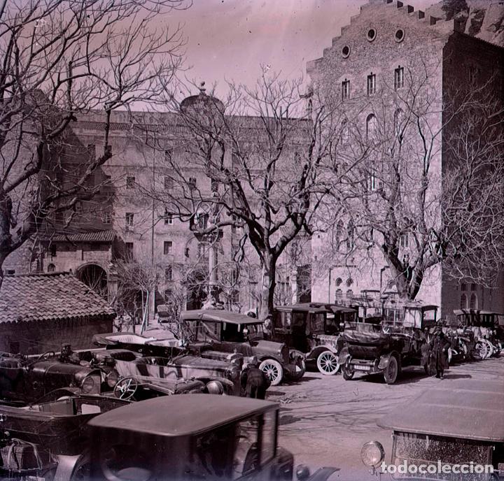 Antique Photography: MONTSERRAT. Explanada. Coches. Automovilismo antes de la guerra. Preciosa imagen. c. 1920