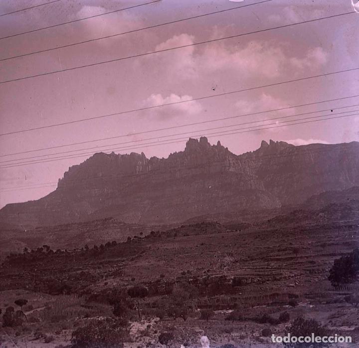 Fotograf&iacute;a antigua: Montserrat. Grandes rocas. Paisaje. Preciosa imagen. Monta&ntilde;a desde el tren. c. 1920