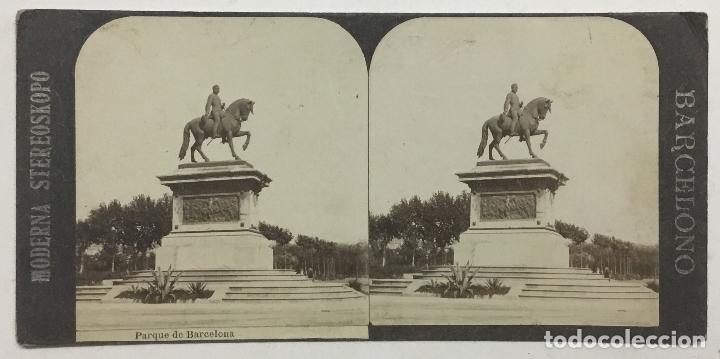 Fotograf&iacute;a antigua: PARQUE DE BARCELONA. CIUDADELA. MONUMENTO AL GENERAL JUAN PRIM. VISTA ESTEREOSC&Oacute;PICA.