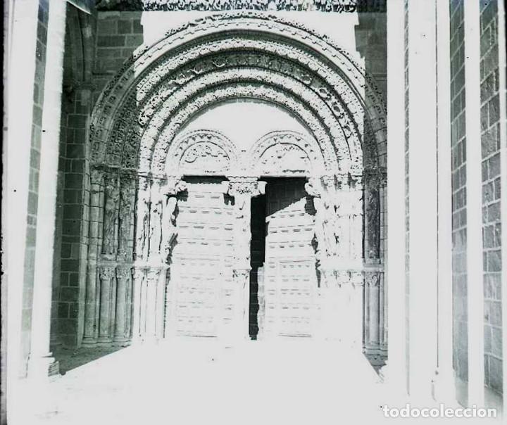 Fotografia antiga: FOTOGRAFIA ESTEREOSCOPICA DE CRISTAL DE LEON, PUERTA DE LA CATEDRAL, A&Ntilde;OS 20, MIDE 14 X 6 CMS. APROX