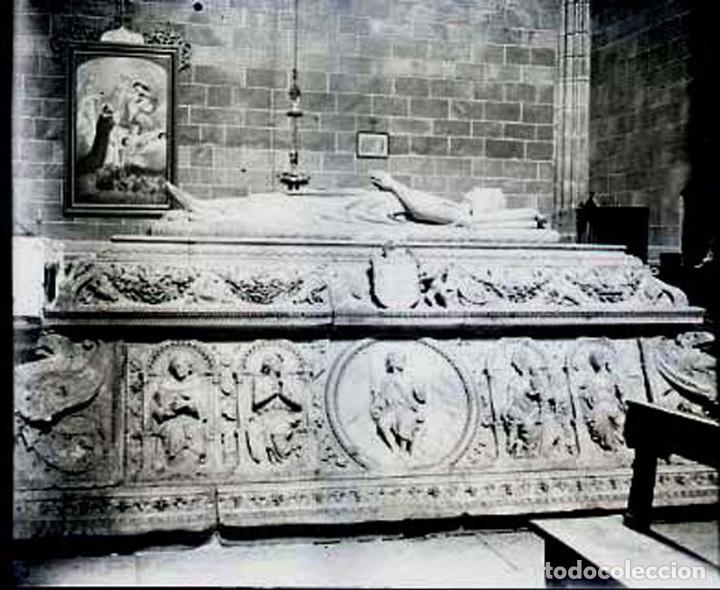 Fotograf&iacute;a antigua: FOTOGRAFIA ESTEREOSCOPICA EN CRISTAL, SEPULCRO EN IGLESIA O CATEDRAL NO LOCALIZADA, A&Ntilde;OS 20, NEGATIV