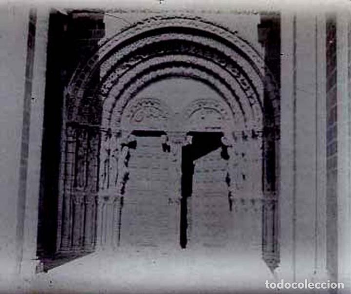 Fotograf&iacute;a antigua: FOTOGRAFIA ESTEREOSCOPICA DE CRISTAL DE LEON, PUERTA DE LA CATEDRAL, A&Ntilde;OS 20, MIDE 14 X 6 CMS. APROX