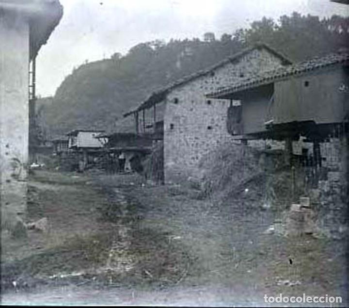 Fotografia antica: FOTOGRAFIA ESTEREOSCOPICA EN CRISTAL DE PUEBLO DE ASTURIAS NO LOCALIZADO, HORREOS, PANERAS, PRINCIPI