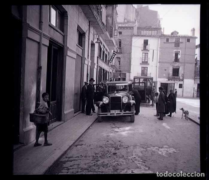 Photographie ancienne: Zona norte. Galicia. Calle. Pueblo.Preciosa fotografia. Automovilismo. c.1930