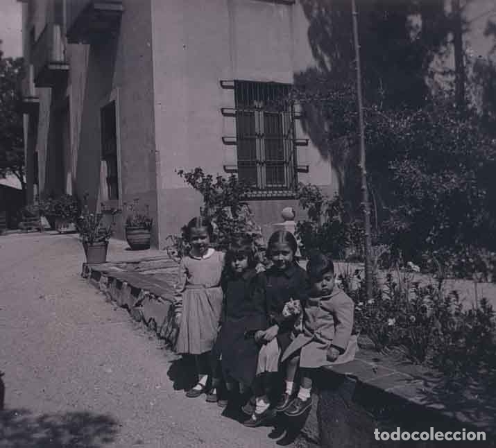 Fotografia antica: Jardin. Cuatro ni&ntilde;os. c. 1930