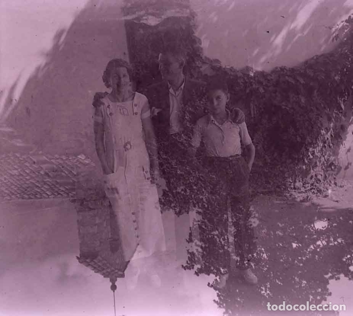 Fotografia antica: Familia. Doble exposici&oacute;n. c. 1930