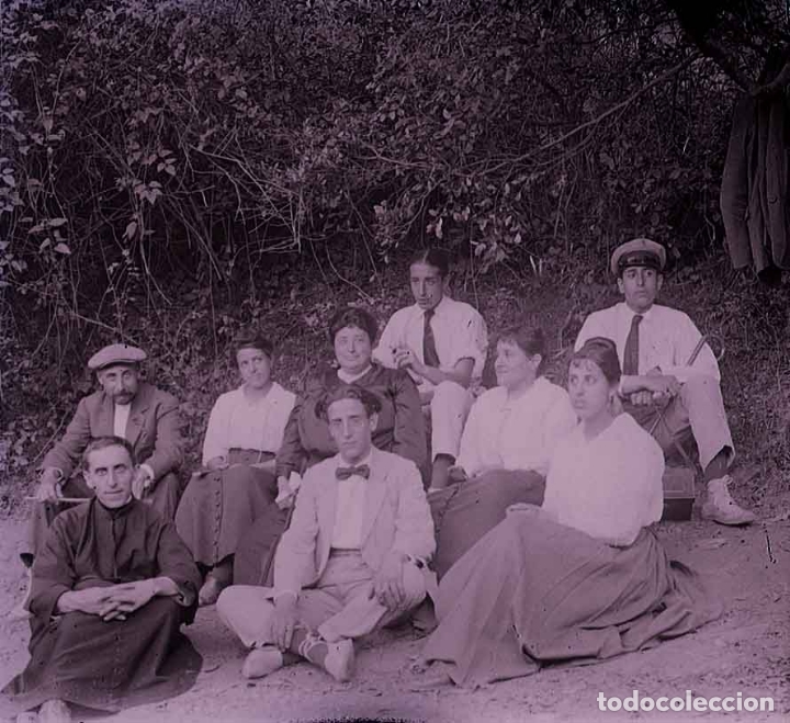 Fotografia antica: Excursionismo. Grupo familiar. c.1920