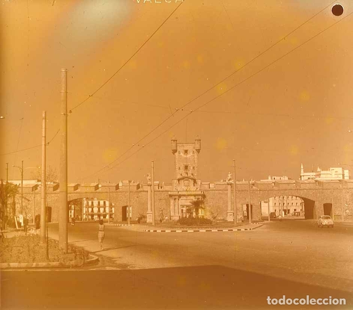 Fotografia antiga: CANARIAS. Puerto. Gran puerta. 1960