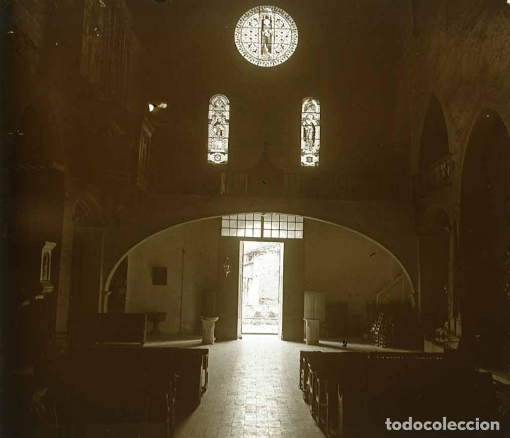 Fotograf&iacute;a antigua: IGLESIA. Vista desde el interior. Puerta y peque&ntilde;o roset&oacute;n. c.1920
