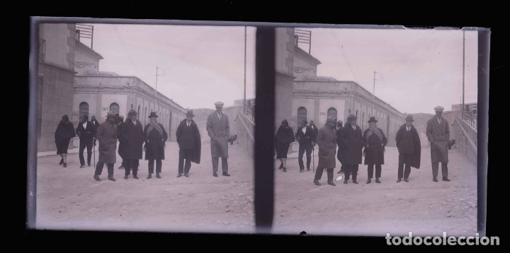 Photographie ancienne: Maestrazgo. Calle. Pueblo. Se&ntilde;ores y paisanos. c. 1915