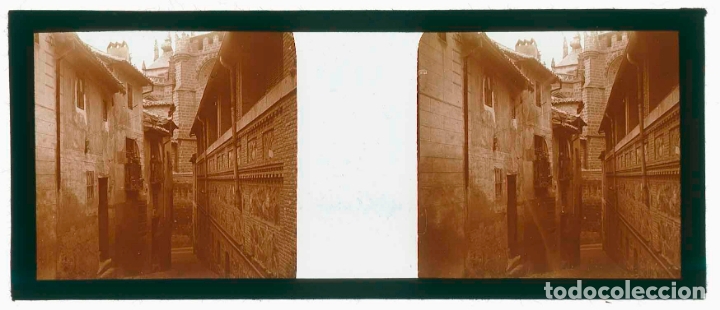 Fotograf&iacute;a antigua: Calles. Gran iglesia. Edificios. &Aacute;vila? c. 1905 - Foto 2