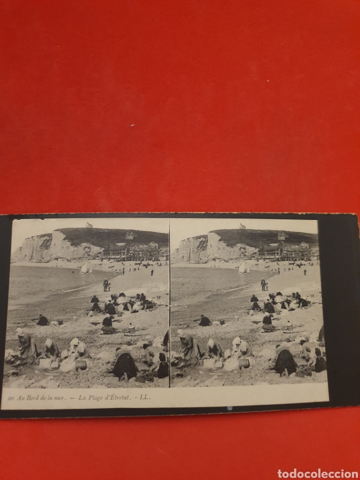 Antique Photography: Au Bord de la mer.La Plage d'Etretat.1890-1900 Aprox.