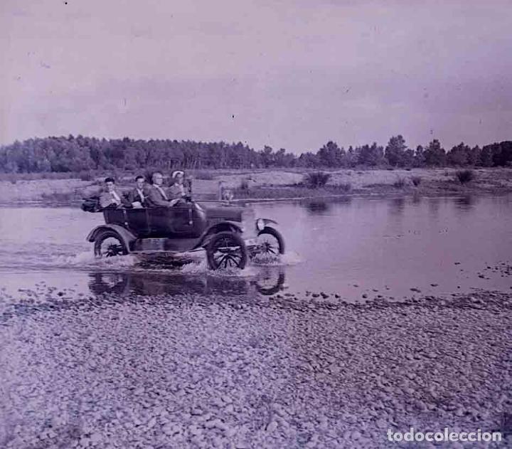 Fotograf&iacute;a antigua: AUTOMOVILISMO. Inicios del 4X4. Coche cruzando r&iacute;o. Lugar sin identificar. c. 1925