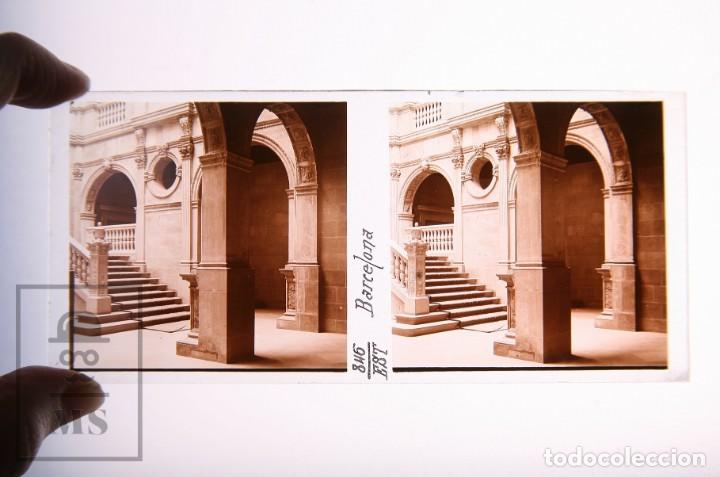 Fotografia antica: Antigua Vista Estereosc&oacute;pica / Placa de Vidrio - Patio del Ayuntamiento de Barcelona