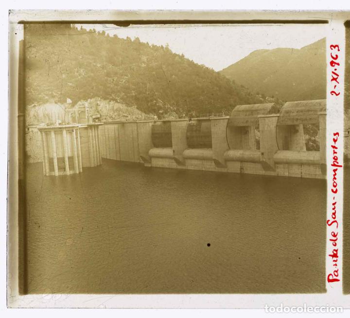 Fotografia antica: PANTANO DE SAU. 2/11/1963. Compuertas. Bonita imagen.