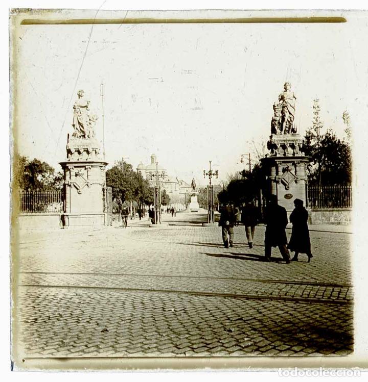 Fotografia antiga: PARC DE LA CIUTADELLA. Entarada al parque. c.1925