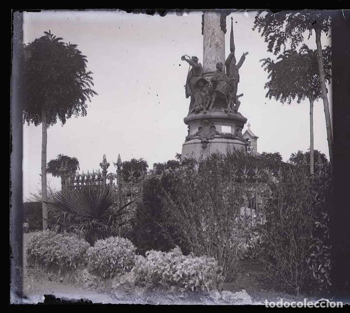 Photographie ancienne: MONTSERRAT. Monumento al Bruc. c. 1925