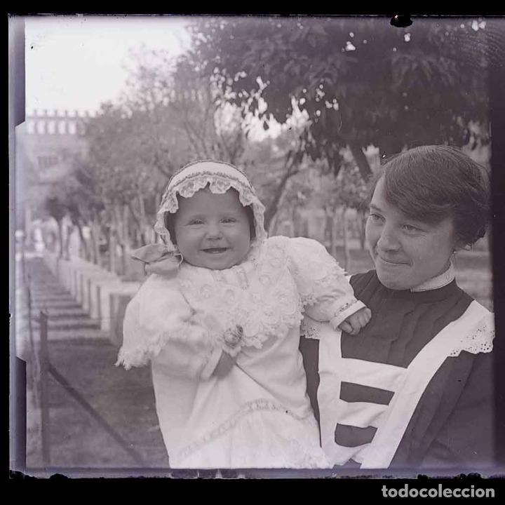 Fotograf&iacute;a antigua: NI&Ntilde;ERA Y BEB&Eacute;. Smp&aacute;tica foto. Parque de la Ciudadela. c. 1925