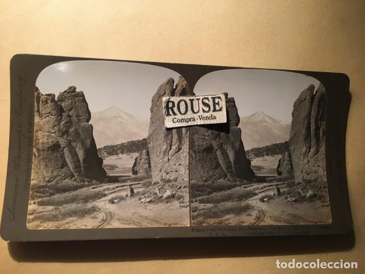 Photographie ancienne: COLORADO - ANTIGUA FOTOGRAFIA ESTEREOSCOPICA - PIKES PEAK THROUGH THE GATEWAY GARDEN OF THE GODS COL