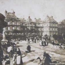 Fotografía antigua: CARTÓN ESTEREO.PARIS DEVANT LE PALAIS DE LUXEMBOURG. 8,5 X 17 CM