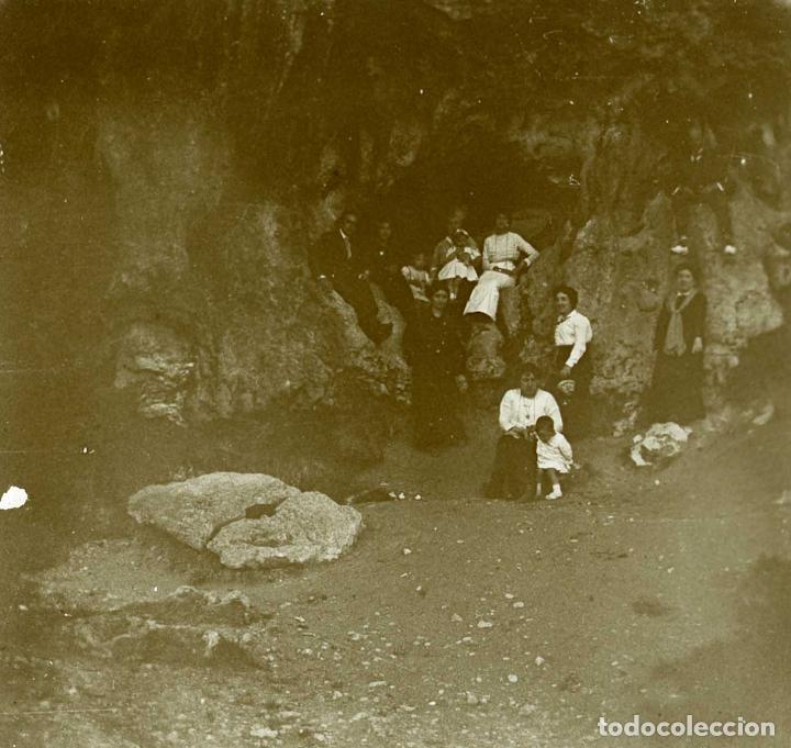 Photographie ancienne: MONTSERRAT. Recorriendo la monta&ntilde;a. Grupo de visitantyes. c.1915