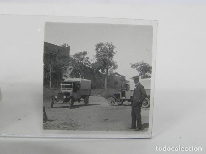 Fotografia antiga: FOTOGRAFIA ESTEREOSCOPICA REALIZADA EN CRISTAL, COCHES, AUTOMOVILES, NO LOCALIZADA, MIDE 10,5 X 4,5