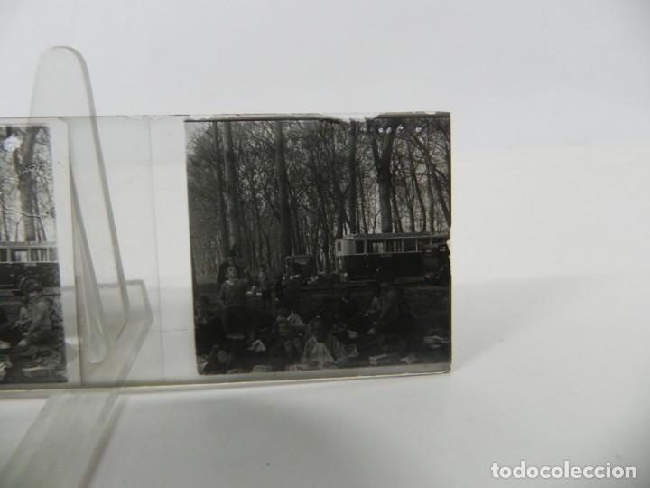 Photographie ancienne: FOTOGRAFIA ESTEREOSCOPICA DE GRUPO DE EXCURSIONISTAS, AUTOBUS, REALIZADA EN CRISTAL, MIDE 10,5 X 4,5