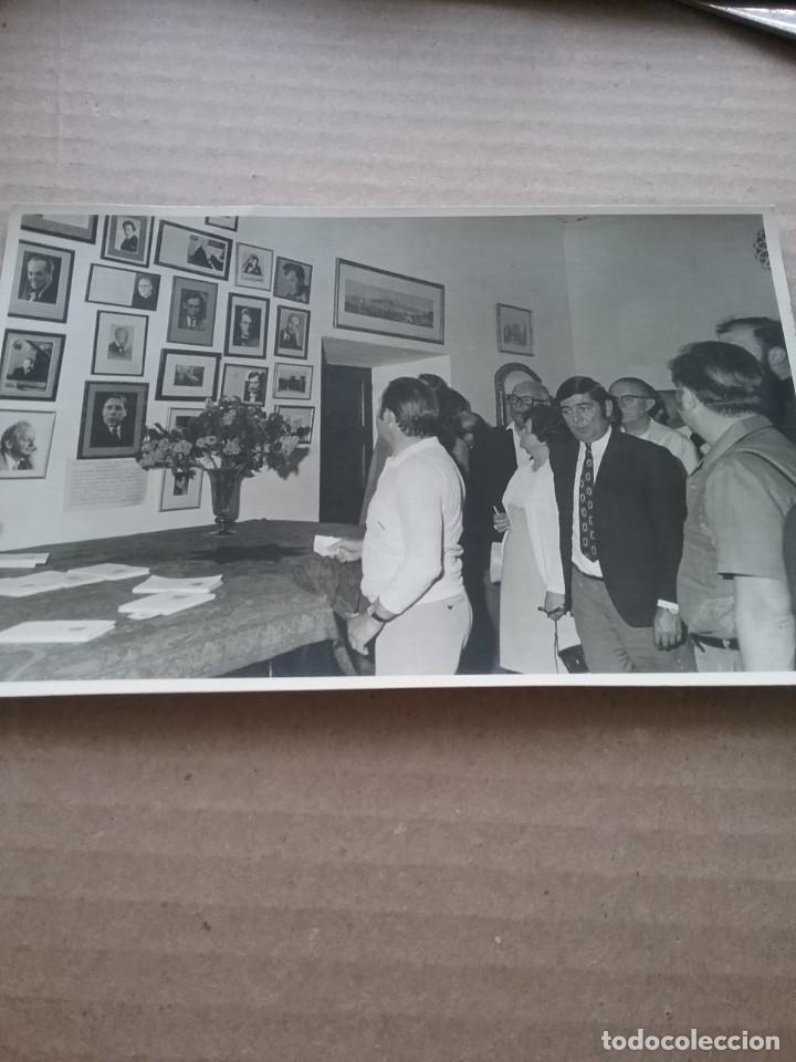 Fotograf&iacute;a antigua: Casa museo Chopin en V&aacute;lldemosa. Visita a&ntilde;os 60 (251-1)