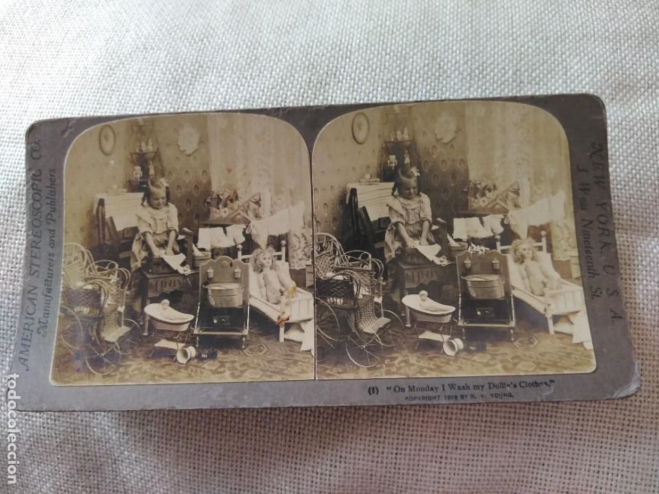 Fotografia antiga: Ni&ntilde;a con juguetes. 1908