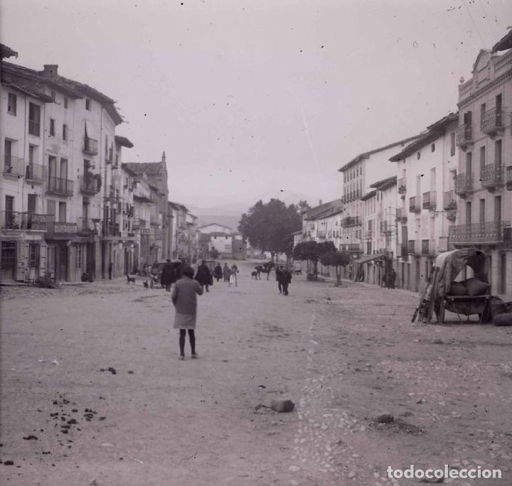 Photographie ancienne: CALLE. Pueblo. Carro. Lugar sin identificar. c.1930