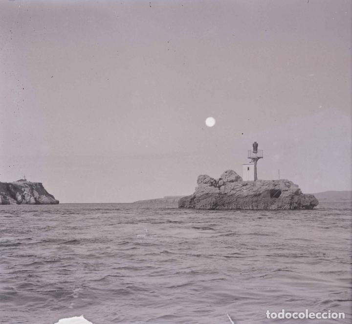Photographie ancienne: ISLOTE. Peque&ntilde;o faro. Costa. Mar. Lugar sin identificar. c.1930