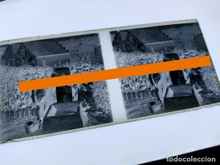 Fotografía antigua: Antigua fotografía estereoscópica. Negativo de cristal. Niño. Años 20/30. Llavaneres Barcelona. - Foto 2 - 303978648