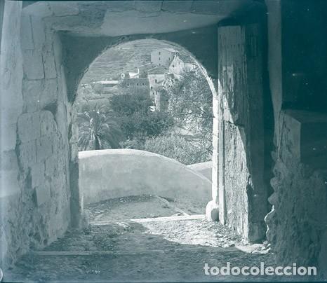 Fotografia antiga: CASTELL DE GUADALEST NEGATIVO CRISTAL ANTIGUO TAMA&Ntilde;O 6 X 13 CM.